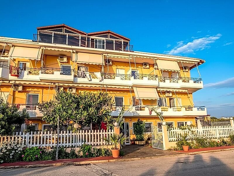 Faros Apartments