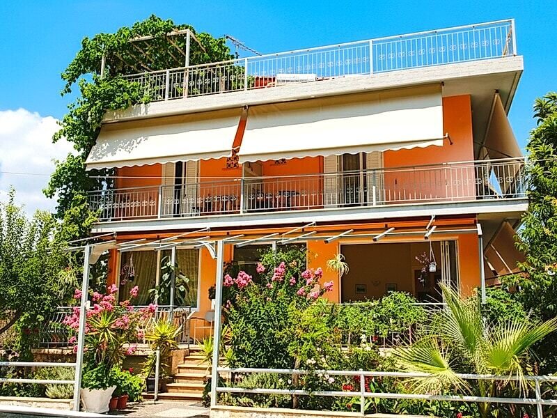 Hotel Loula Rooms & Apartments