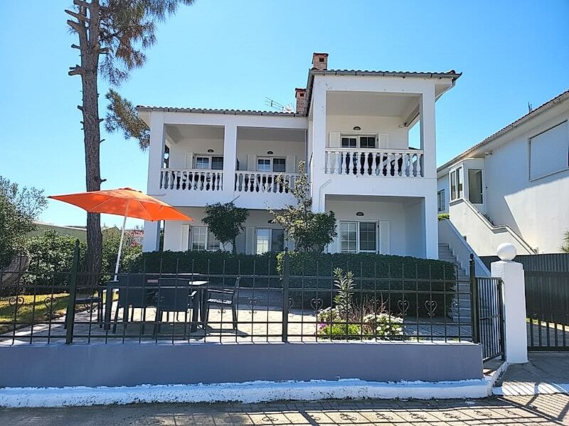 Nik Beach Apartments