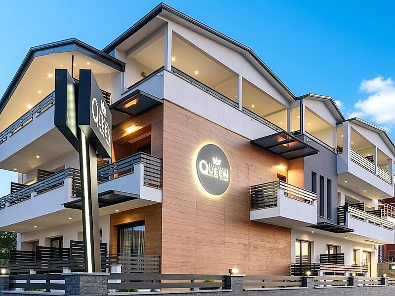 Elizabeth Queen Luxury Rooms