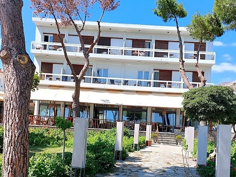 Aqua Beach Front Elegant Hotel